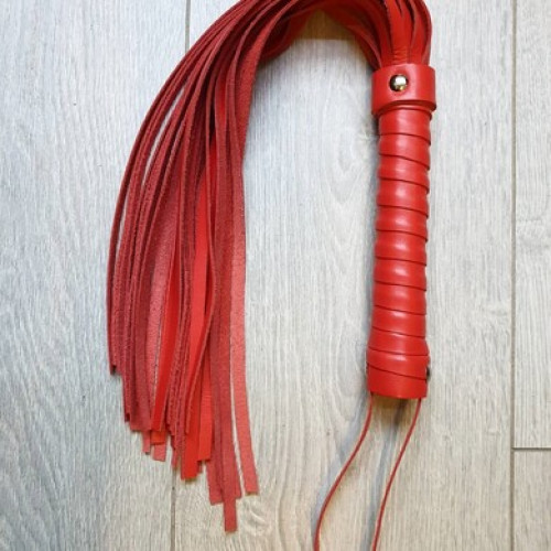 Плетка из натуральной кожи красная Erotoys Fetish line, Ero-109r