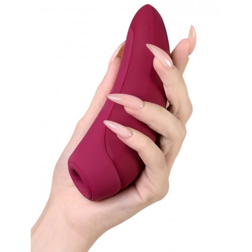 Вакуумный смарт-стимулятор клитора с вибрацией красный Curvy 1+ Satisfyer
