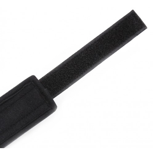 Черный ошейник с узором на поводке