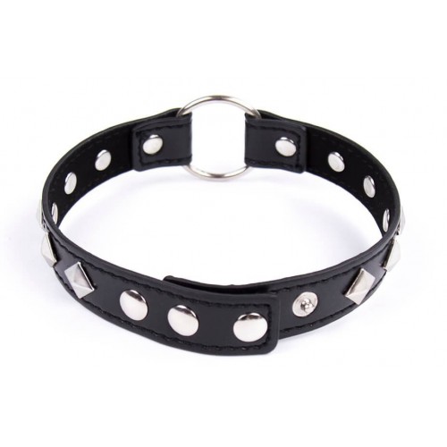 Ошейник с кольцом на заклепках в форме ромбов 
