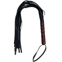 Черная плеть с коричневой ручкой