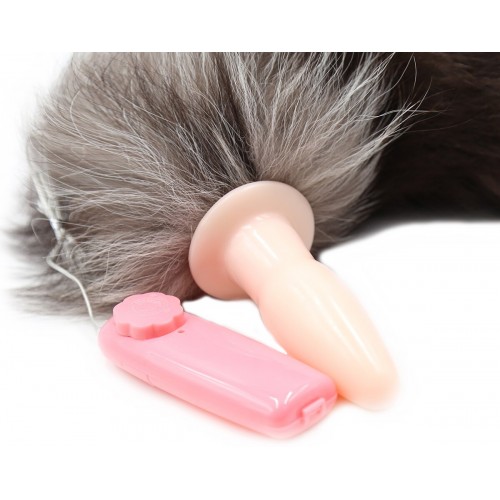 Анальная пробка с вибрацией и длинным черным хвостиком 47 см