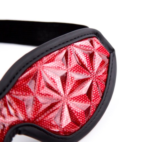 Маска с закрытыми глазами красно-черная на резинке