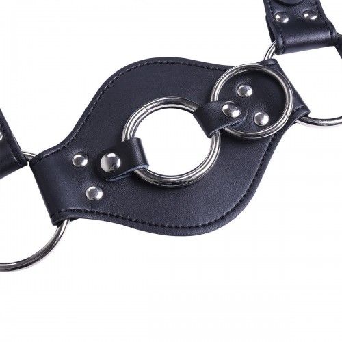 Мужская сбруя с отверстием на груди