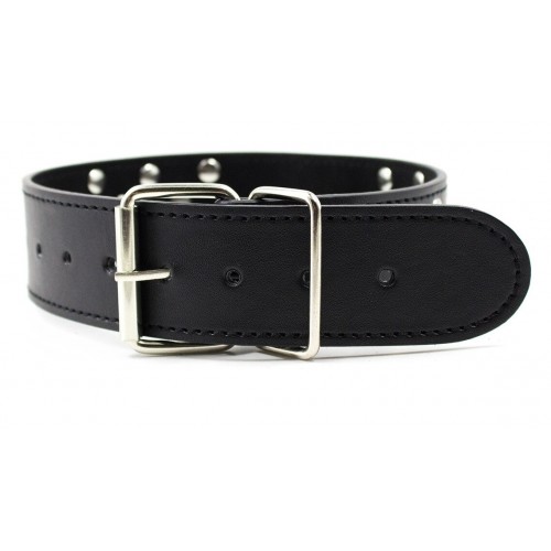 Ошейник с металлическими заклепками и поводком