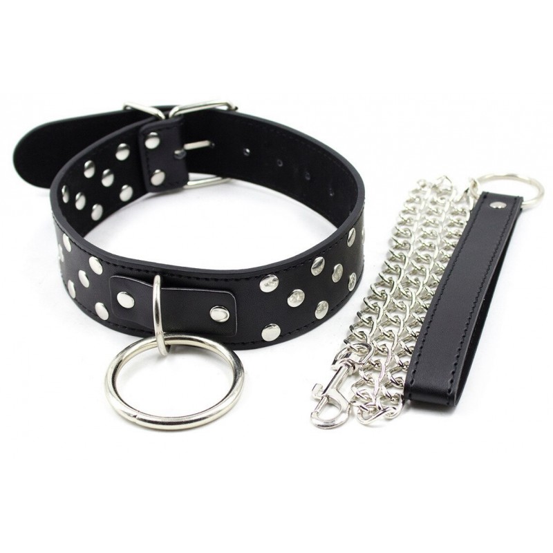 Ошейник с металлическими заклепками и поводком