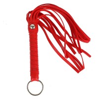 Маленькая красная плеть с кольцом на рукоятке