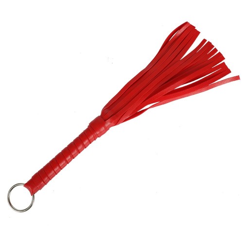 Маленькая красная плеть с кольцом на рукоятке