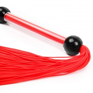 Небольшая плеть-флоггер красного цвета (иной угол)