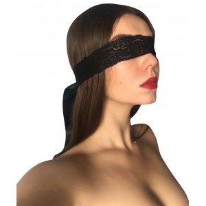 Чёрная ажурная маска с фиолетовой вставкой (иной угол)