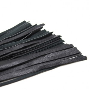 Черная плеть с пурпурно-чёрной ручкой 39 см (иной угол)