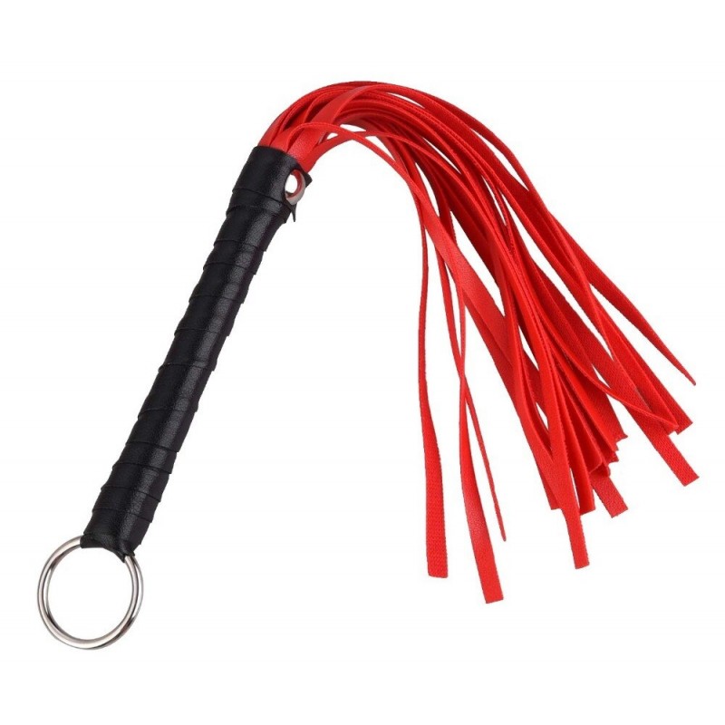 Маленькая красно-черная плеть с кольцом на рукоятке