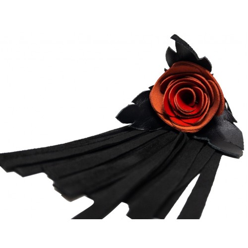 Кожаная плеть Красная Роза с замшевыми хвостами