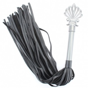 Плеть из кожи Gray с серебристой ручкой 64 см (иной угол)