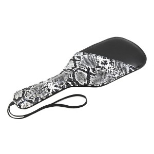 Пэдл черный с змеиным принтом (иной угол)