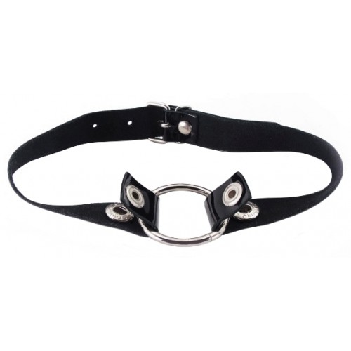 Кляп-кольцо на кнопках с лаковым ремешком