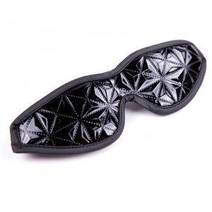 Маска с закрытыми глазами черная на резинке (иной угол)