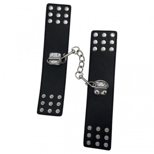 Чёрные наручники с заклёпками