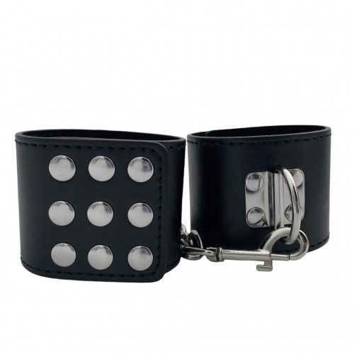 Чёрные наручники с заклёпками