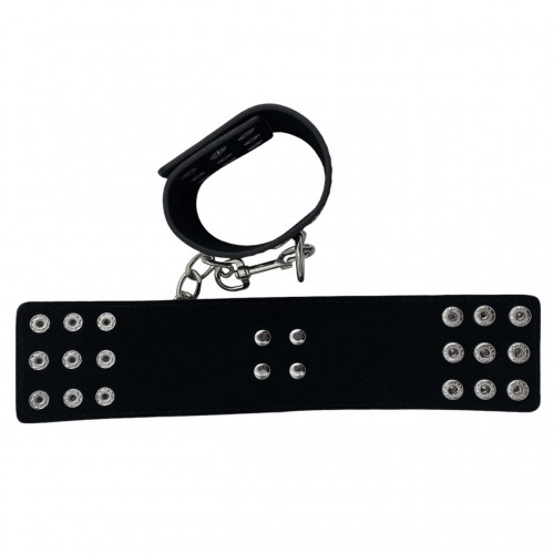 Чёрные наручники с заклёпками