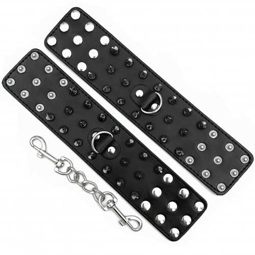 Широкие черные наручники с шипами