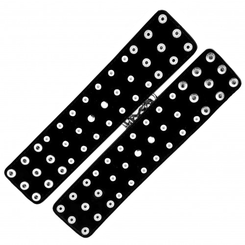 Широкие черные наручники с шипами