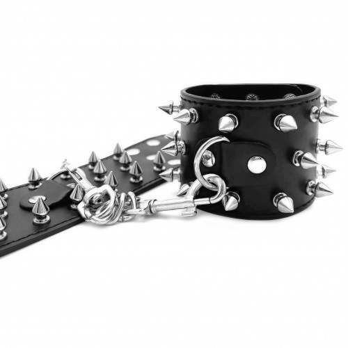 Широкие черные наручники с шипами