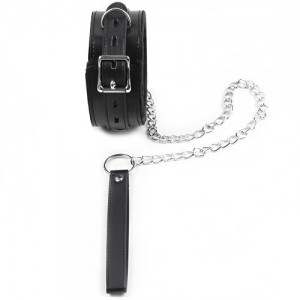 Чёрный ошейник с искусственным мехом на цепочке (иной угол)