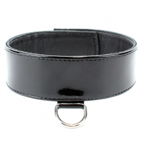 Стильный ошейник из лаковой кожи