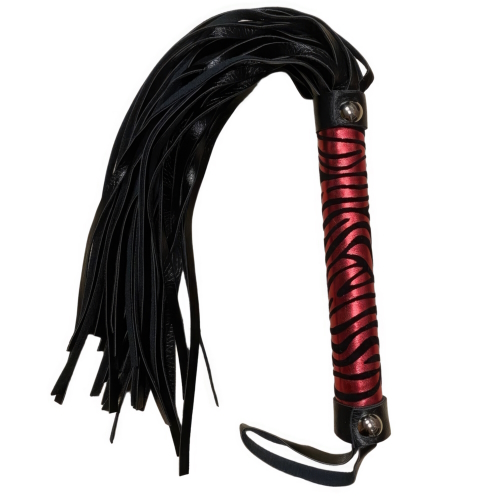Мягкая красно-чёрная плеть 
