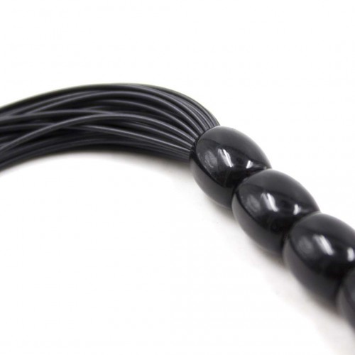 Маленькая плеть с необычной рукоятью