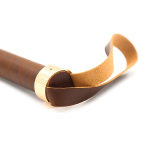 Коричневая плеть с петелькой 62 см (иной угол)