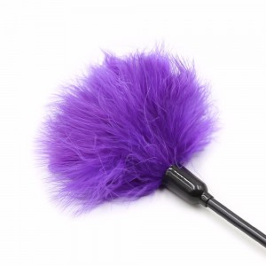 Тиклер с фиолетовый перьями и стразами 27 см (иной угол)