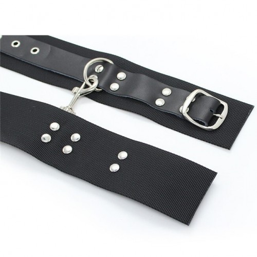 Мягкие черные поножи на цепочке с карабином