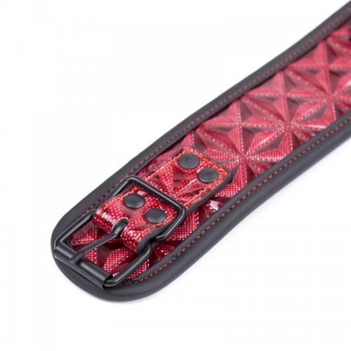 Дизайнерский красный ошейник на поводке 