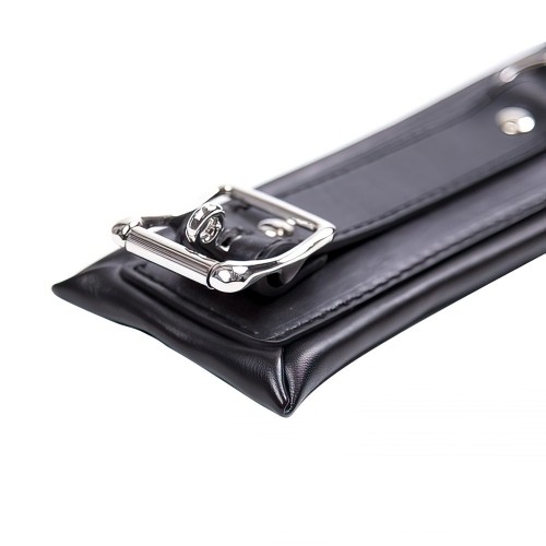 Мягкий ошейник с поводком на мелкой цепочке