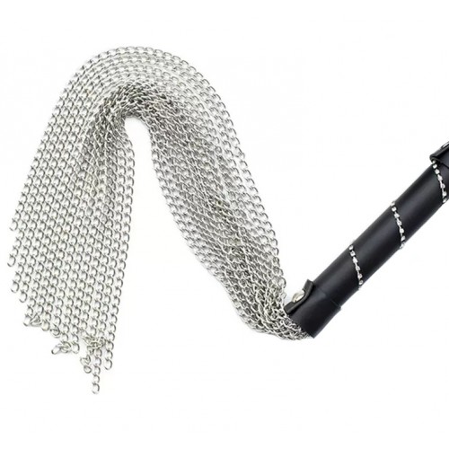 Металлическая плеть с декорированной рукоятью