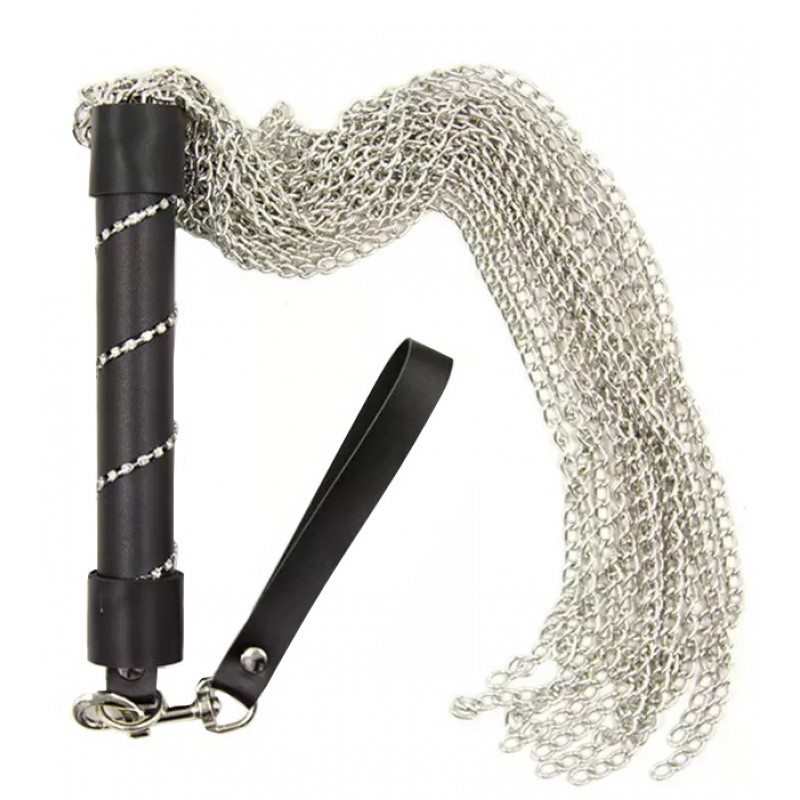 Металлическая плеть с декорированной рукоятью