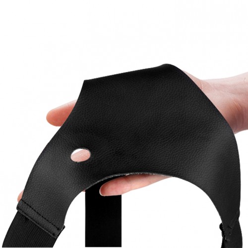 Реалистичный страпон с мошонкой и с удобными трусиками