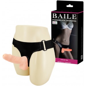 Страпон с мошонкой на трусиках телесный 