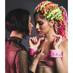 Розовые наручники с металлической цепью Party Hard Calm Pink