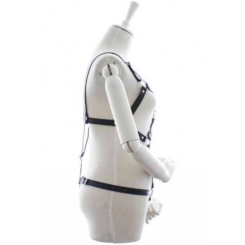 Потрясающая черная сбруя на ремешках