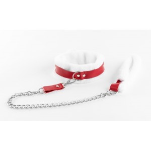 Ошейник из натуральной красной кожи с нежным белым мехом и поводок-цепочка с меховой петелькой (иной угол)