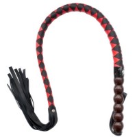 Кнут с твёрдой ручкой красно-чёрного цвета