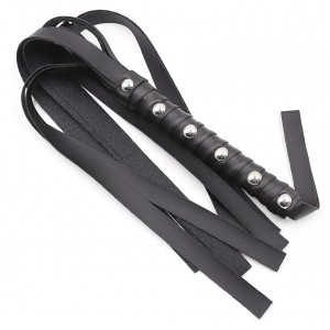 Черная плеть с клёпками 48 см (иной угол)