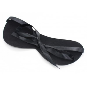 Чёрная закрытая маска для глаз  (иной угол)