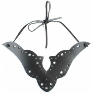 Черный резной чокер из натуральной кожи (иной угол)