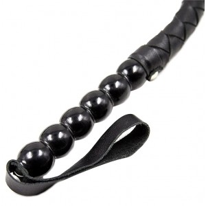 Кнут с ребристой ручкой черный (иной угол)