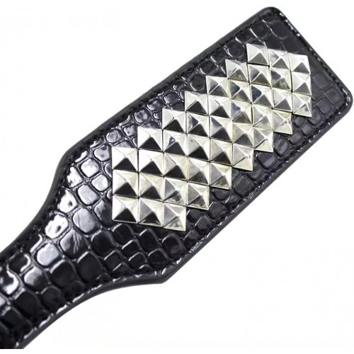 Пэдл-шлепалка с заклепками