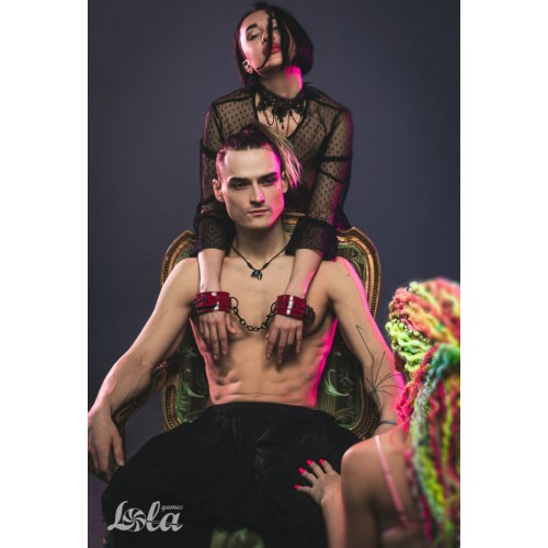 Красные лаковые наручники Party Hard Bizzare на металлической цепи